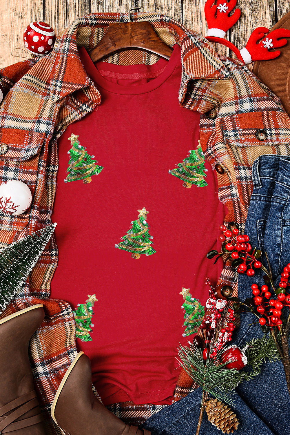 🌟 Glistening Garland Tee🎄